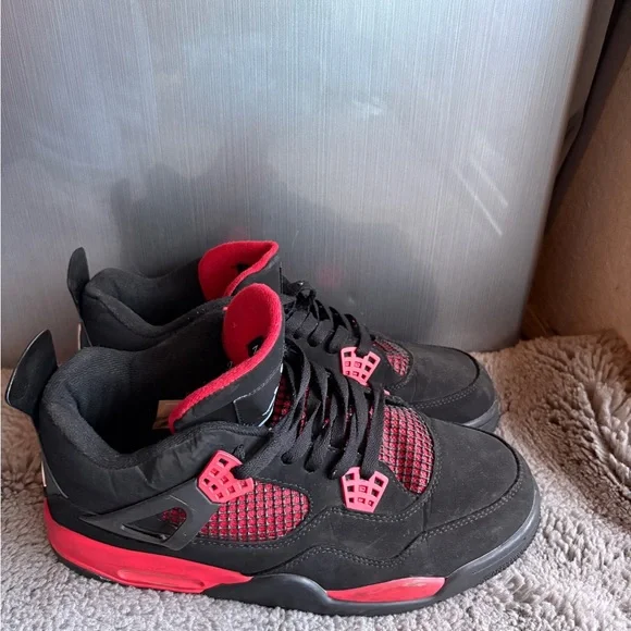 Jordan 4 Red thunders